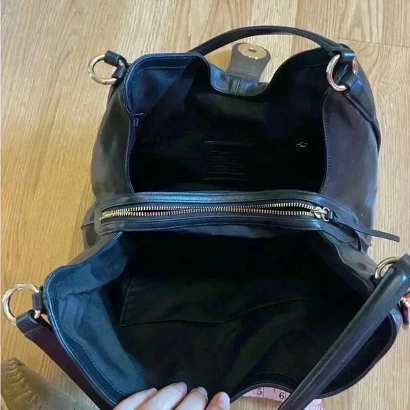 Coach solid black leather gold hardware 3 section shoulder bag purse - Picture 9 of 15